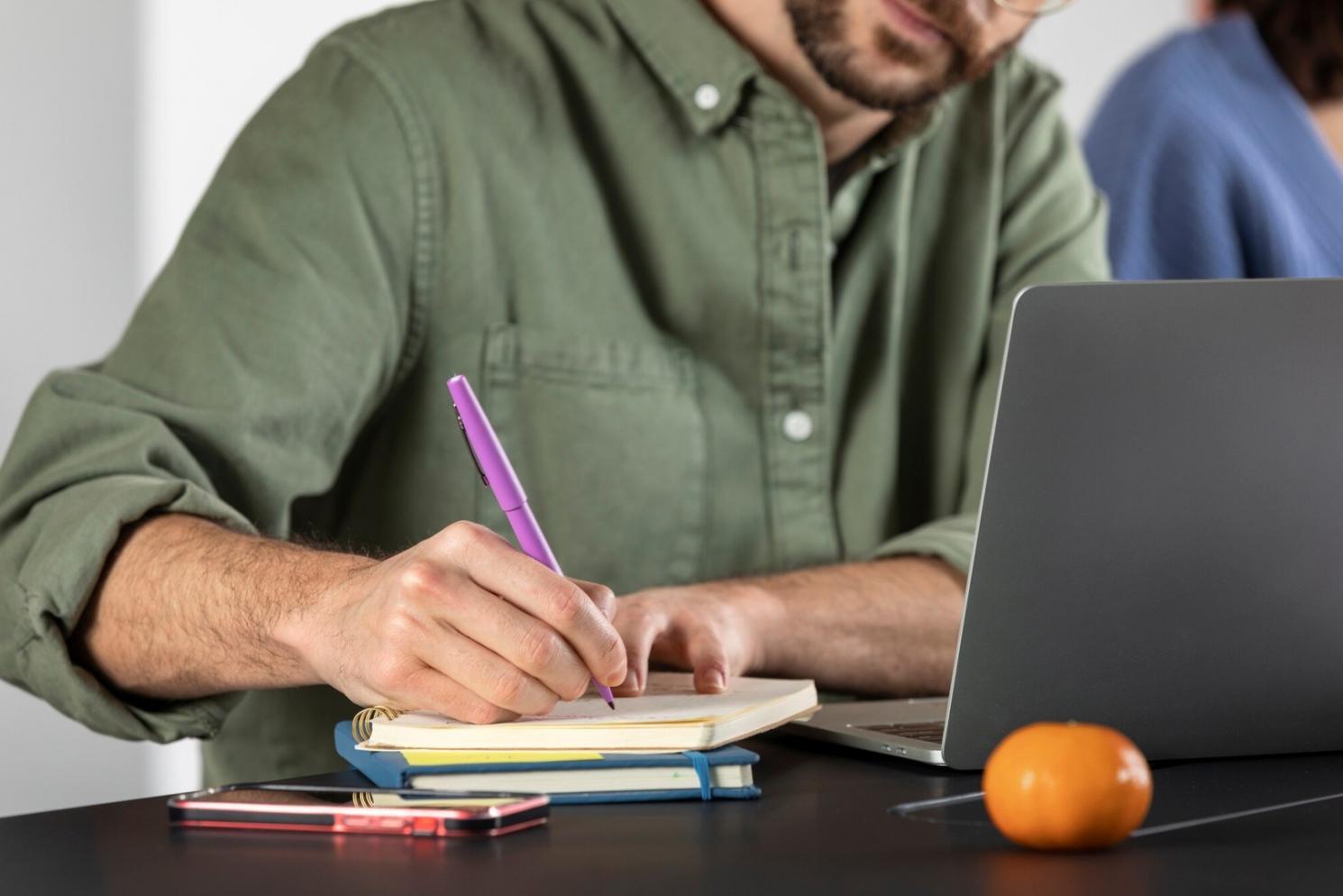 Analyse von Unternehmensberichten und Kennzahlen